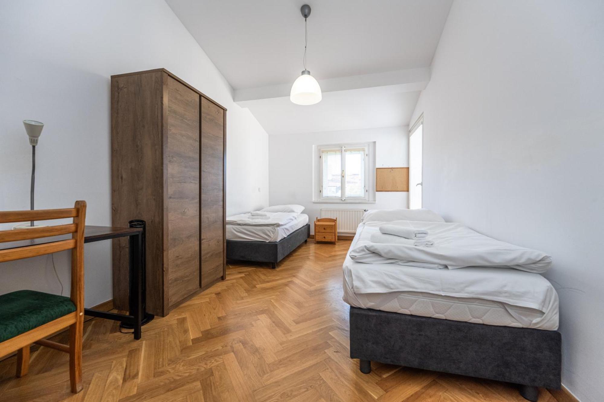 Jiriho Z Podebrad Apartments Прага Екстер'єр фото