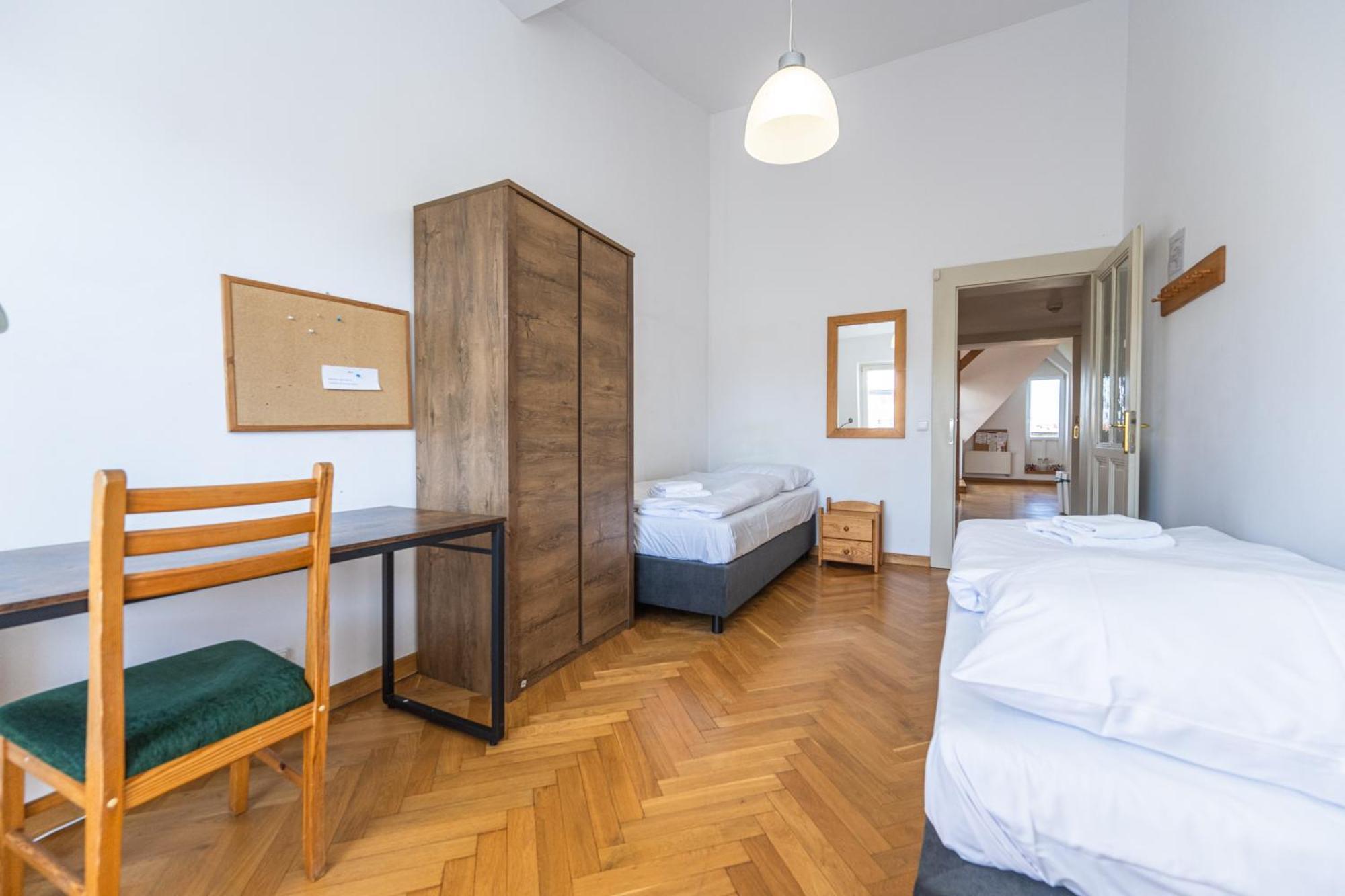Jiriho Z Podebrad Apartments Прага Екстер'єр фото