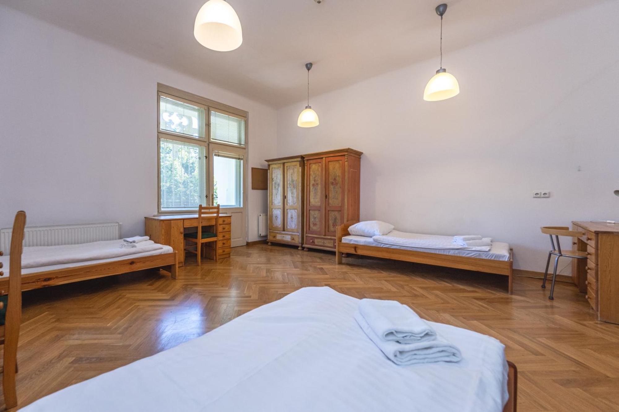 Jiriho Z Podebrad Apartments Прага Екстер'єр фото